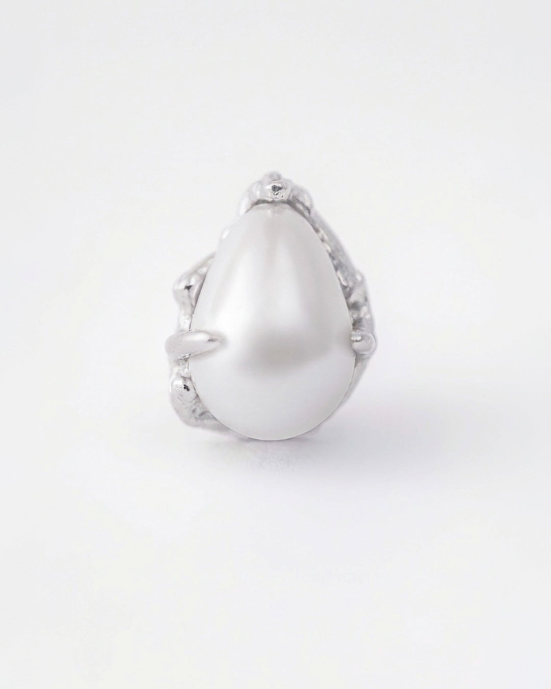 Droplet Pearl Studs | Silver